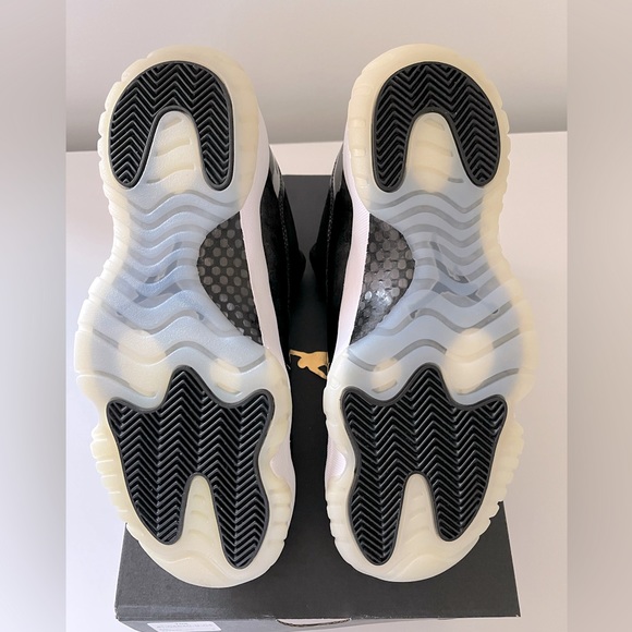 AIR JORDAN 11 Low Barons 2017 Release - Picture 4 of 7